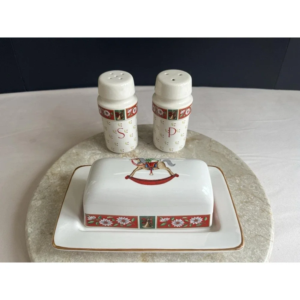 Vintage Carlton Hall By Kobe Christmas Hostess Set Butter Dish , Salt And Pepper